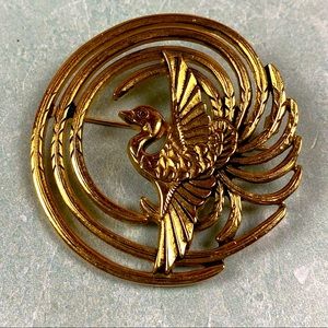 MFA Museum of Fine Art gold tone circular bird brooch vintage